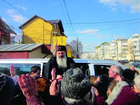 Prima Liturghie a fost oficiată de IPS Teofan